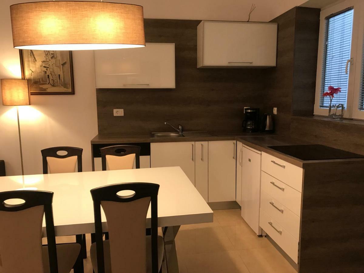 Villa Nora Tučepi Eksteriør billede